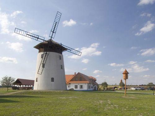 Větrný mlýn v Bukovanech